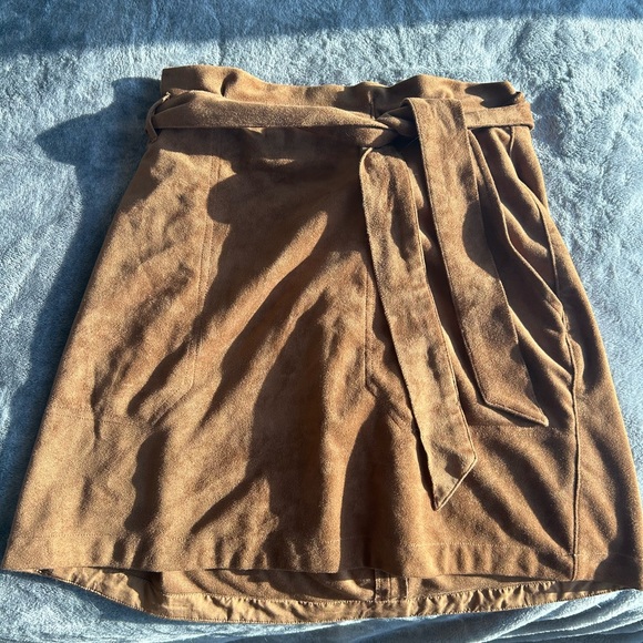 Abercrombie & Fitch Women's Vegan Suede Belted Mini Skirt - Picture 2 of 3